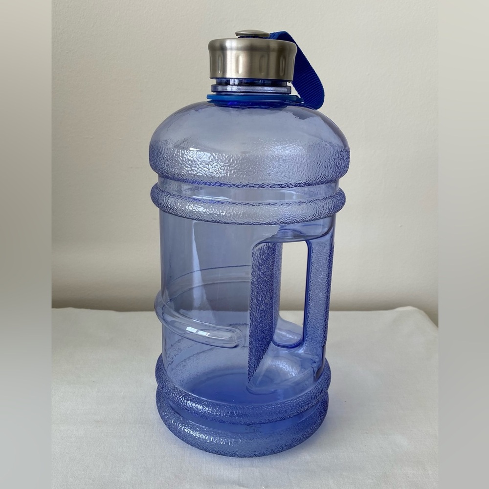 New Wave Enviro 2.2 liter water bottle NWOT